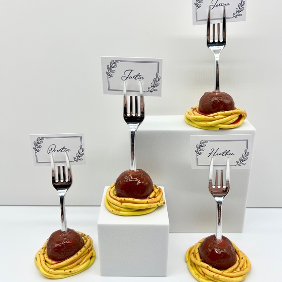 Spaghetti & Meatball Place Card Holders – Set of 4 | Handmade Sculpted Clay - Picture 6 of 12